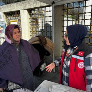 İl Müdürlüğümüze bağlı Sosyal Hizmet Merkezlerimiz tarafından İl genelinde sahaya çıkan ekiplerimiz şikayet mekanizmaları hakkında bilgilendirme ve broşür dağıtımı gerçekleştirilmiştir. - fotoğraf 7