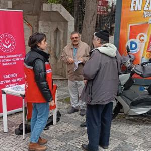 İl Müdürlüğümüze bağlı Sosyal Hizmet Merkezlerimiz tarafından İl genelinde sahaya çıkan ekiplerimiz şikayet mekanizmaları hakkında bilgilendirme ve broşür dağıtımı gerçekleştirilmiştir. - fotoğraf 3