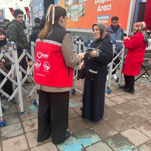 İl Müdürlüğümüze bağlı Sosyal Hizmet Merkezlerimiz tarafından İl genelinde sahaya çıkan ekiplerimiz şikayet mekanizmaları hakkında bilgilendirme ve broşür dağıtımı gerçekleştirilmiştir. - fotoğraf 9