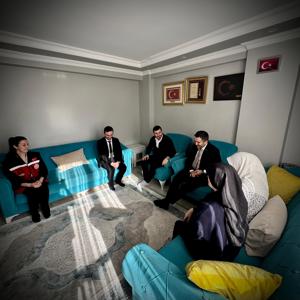 İl Müdürümüz Sn. Ömer TURAN, Şehit Yakınlarımızı ve Gazilerimizi düzenli olarak hanelerinde ziyaret etmeye devam etmektedir. - fotoğraf 2