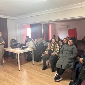 KADINA YÖNELİK ŞİDDET İLE MÜCADELE EĞİTİMİ VERİLDİ - fotoğraf 1