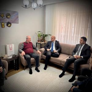 İl Müdürümüz Sn. Ömer TURAN, Şehit Yakınlarımızı ve Gazilerimizi düzenli olarak hanelerinde ziyaret etmeye devam etmektedir.  - fotoğraf 1
