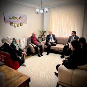 İl Müdürümüz Sn. Ömer TURAN, Şehit Yakınlarımızı ve Gazilerimizi düzenli olarak hanelerinde ziyaret etmeye devam etmektedir.  - fotoğraf 3