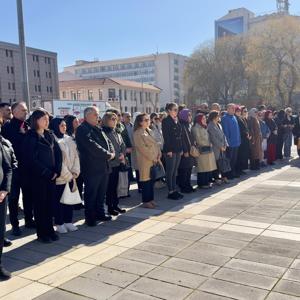 8 Mart Dünya Kadınlar Günü Çelenk Sunma Töreni gerçekleştirildi. - fotoğraf 6