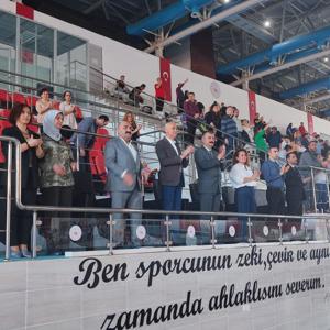 8 Mart Dünya Kadınlar Günü’ne Özel Yüzme Yarışması Düzenlendi - fotoğraf 2