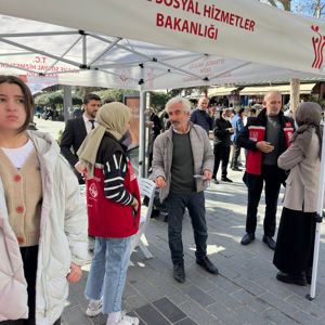 2025 Aile Yılı kapsamında “Ailemiz Geleceğimiz” konu başlığında eş zamanlı olarak “Madde Bağımlılığı ve Babanın Aile İçindeki Önemi” konulu seminer ile gerçekleştirilmiştir. - fotoğraf 3