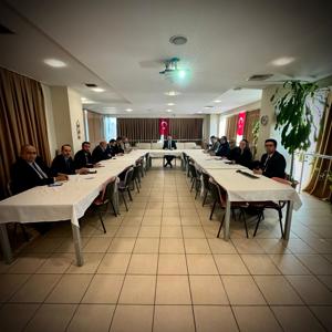 İl Müdürümüz Sn. Ömer TURAN başkanlığında İl Müdür Yardımcıları toplantısı gerçekleştirilmiştir. - fotoğraf 2