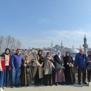 2025 'Aile Yılı' kapsamında Şehit Yakınlarımız ile Hırka-i Şerif, Fatih Sultan Mehmet Türbesi ve Mehmet Emin Tokadi Türbesini ziyaret ediyoruz. - fotoğraf 6