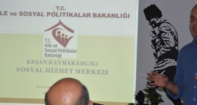 Edirne'de AEP çerçevesinde Madde Bağımlılığı ile Mücadele konulu eğitim verildi.