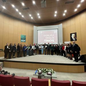 İl Müdürlüğümüz tarafından hazırlanan 8 Mart Dünya Kadınlar Günü, "Güçlü Kadınlar Güçlü Yarınlar" temalı program Kocaeli Ticaret Odasında gerçekleştirildi. - fotoğraf 2
