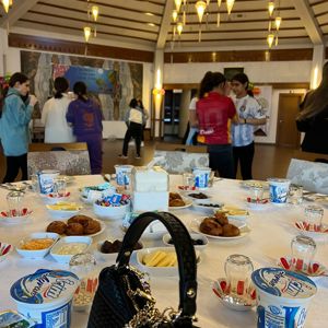 Galip Öztürk Çocuk Evleri Sitesi'nde koruma ve bakım altında bulunan çocuklarımız Beykoz ilçemizdeki Kıbrıs Gazilerimizle iftar programında bir araya geldi. - fotoğraf 1