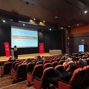2025 Aile Yılı kapsamında 'Evlenecek Gençlerin Desteklenmesi Projesi' ile Evlilik Kredisi onaylanan çiftlerimize 'Evlilik Öncesi Eğitim Programı' kapsamında eğitimler vermeye devam ediyoruz. - fotoğraf 1