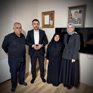 İl Müdürümüz Sn. Ömer TURAN, TSK Şehidimiz Kemal ZEREN ‘in kıymetli ailesine iftarda misafir olmuştur. - fotoğraf 4