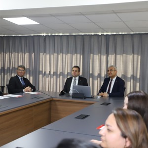 REKTÖR PROF. DR. HAMİT EMRAH BERİŞ ADANA ÇOCUK EVLERİ SİTEMİZİ ZİYARET ETTİ. - fotoğraf 3