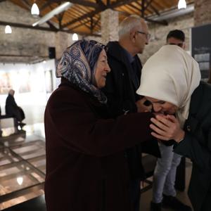 Bakanımız Sayın Mahinur Özdemir Göktaş, Cumhurbaşkanı Recep Tayyip Erdoğan'ın teşrifleriyle Dolmabahçe Çalışma Ofisi'nde düzenlenen iftar programında şehit aileleriyle bir araya geldi.  - fotoğraf 2