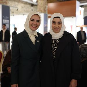 Bakanımız Sayın Mahinur Özdemir Göktaş, Cumhurbaşkanı Recep Tayyip Erdoğan'ın teşrifleriyle Dolmabahçe Çalışma Ofisi'nde düzenlenen iftar programında şehit aileleriyle bir araya geldi.  - fotoğraf 8