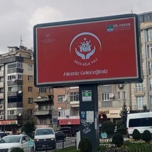 2025 Aile Yılı kapsamında ilimiz genelinde farklı noktalarda elektronik bilboardlar da Aile Yılı görsellerimiz gösterilmeye başlamıştır.  - fotoğraf 2