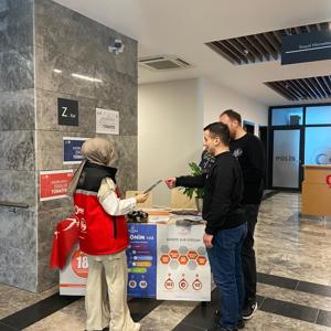 Sahaya çıkan ekiplerimiz mobil sosyal hizmet noktalarında koruyucu ve önleyici sosyal hizmet modelleri hakkında farkındalık oluşturmuş, bilgilendirme ve broşür dağıtımı gerçekleştirilmiştir. - fotoğraf 14
