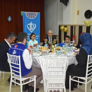 İl Müdürlüğümüz ve Türk Diyanet Vakfı’ndan Gönül Buluşturan İftar - fotoğraf 2