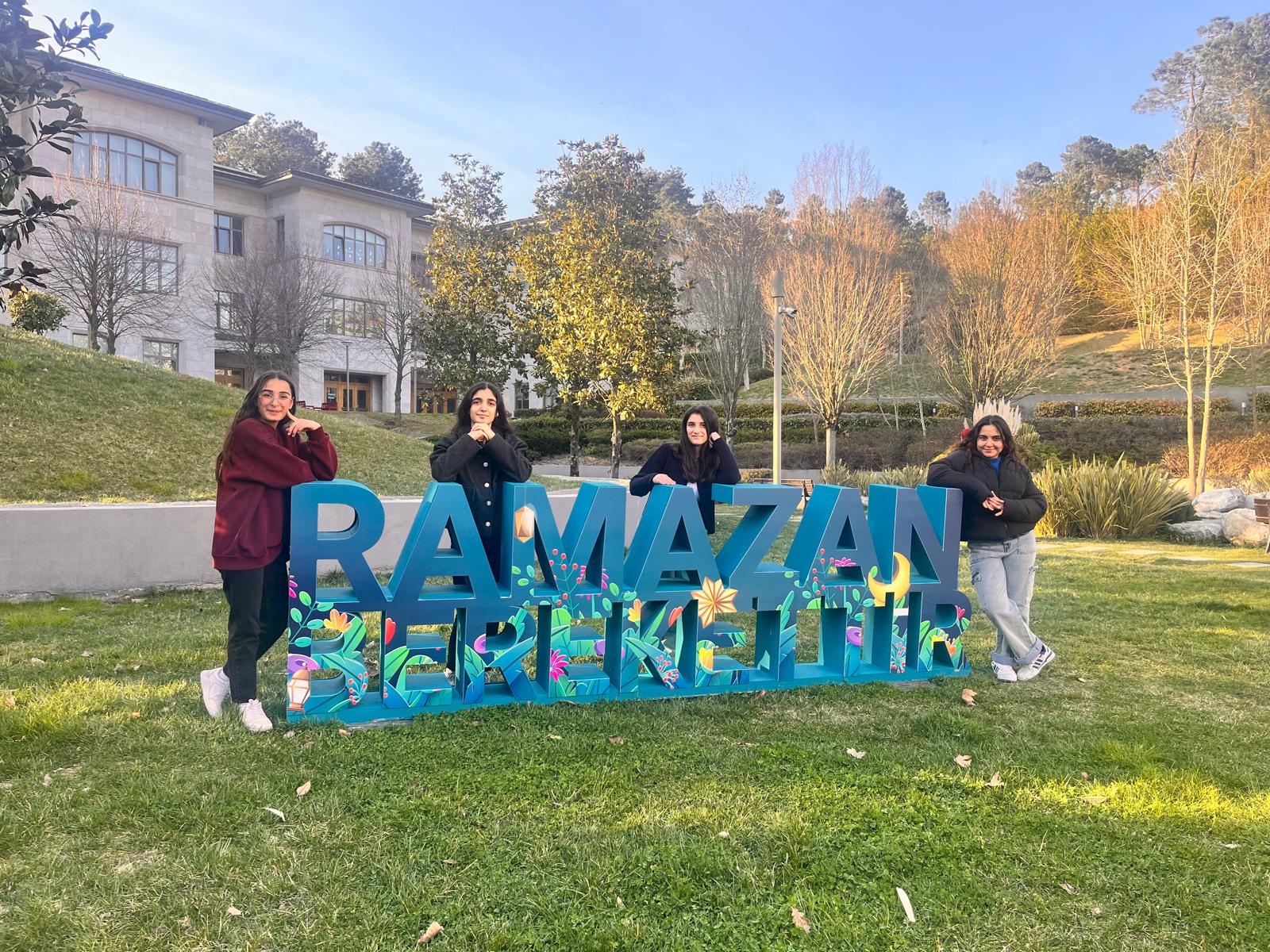 NUN okullarındaki öğrenciler ile çocuk evlerimizde kalan çocuklarımız akranlarıyla keyifli vakit geçirip hep birlikte iftar yaptılar.