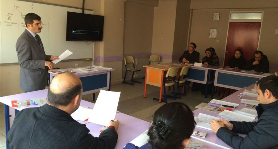 Erzurum'da Aile Eğitim Programı kapsamında "Aile İçi İletişim" eğitimi verildi.