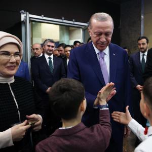 Cumhurbaşkanı Erdoğan ve Bakanımız Göktaş, devlet himayesindeki çocuklarla iftarda bir araya geldi - fotoğraf 6