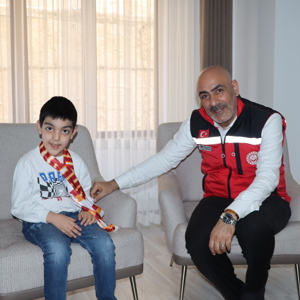 2025 Aile Yılı etkinlikleri kapsamında, İl Müdürümüz Abdulbari AKSOY tarafından Bakanlığımızın Hizmet modelerinden faydalanan ailelerimizi ziyaret etti. - fotoğraf 4