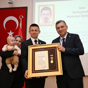 18 Mart Şehitleri Anma Günü ve Çanakkale Deniz Zaferi’nin 110. yıl dönümü dolayısıyla Antalya’da anma töreni düzenlendi. - fotoğraf 10