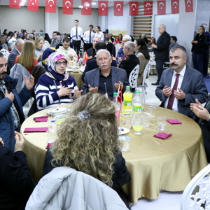 Şehitlerimiz ve Gazilerimiz Onuruna İftar Programı Düzenlendi - fotoğraf 7