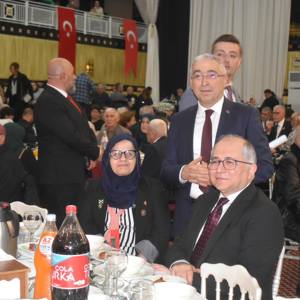 Çanakkale Ruhuyla, Vatan Kahramanlarımıza Minnetle iftar Sofrasında Bir Araya Geldik - fotoğraf 4