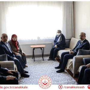 Valimiz Sayın Doç. Dr. Ömer TORAMAN Ve Eşi Neşe TORAMAN Hanımefendi, Aziz Şehitlerimizin Annelerinin Ve Eşlerinin 8 Mart Dünya Kadınlar Gününü Kutladılar. - fotoğraf 1