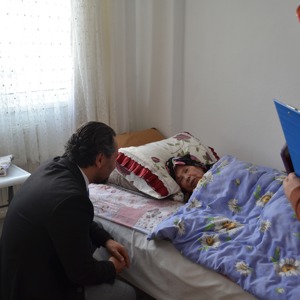 İl Müdürümüz Mahmut Selçuk, Evde bakım ve Sosyal Ekonomik Destek hizmetinden faydalanan ailemizi ziyaret etti.  - fotoğraf 5