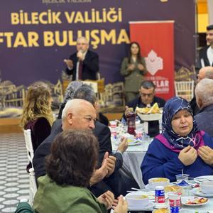 8 Mart Dünya Kadınlar Günü ve Aile Yılı İftar Programında Yarım Asırlık Çiftler Bir Araya Geldi - fotoğraf 4
