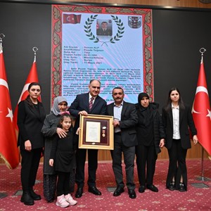 'Devlet Övünç Madalyası ve Berat Tevcih Töreni' Düzenlendi - fotoğraf 5