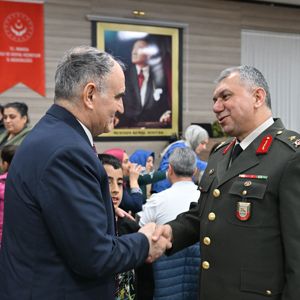 Vali Vahdettin Özkan ve Eşi Dr. Ruhan Özkan Ev Sahipliğinde Şehit Ailelerimiz Onuruna İftar Programı Düzenlendi - fotoğraf 6