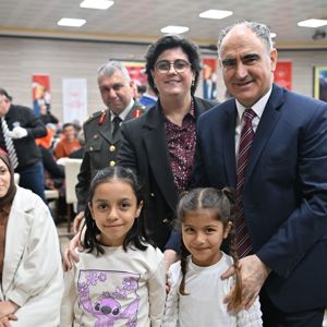 Vali Vahdettin Özkan ve Eşi Dr. Ruhan Özkan Ev Sahipliğinde Şehit Ailelerimiz Onuruna İftar Programı Düzenlendi - fotoğraf 8