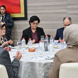 Vali Vahdettin Özkan ve Eşi Dr. Ruhan Özkan Ev Sahipliğinde Şehit Ailelerimiz Onuruna İftar Programı Düzenlendi - fotoğraf 11