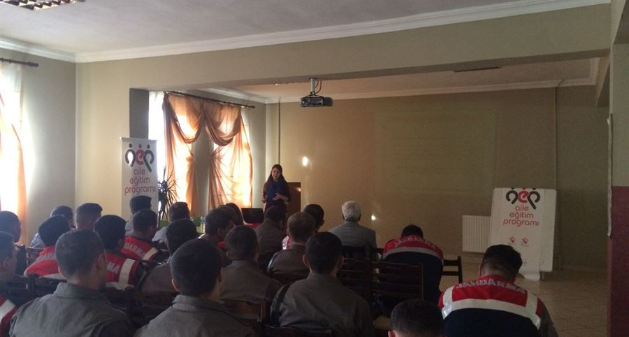 Rize’de Evlilik Öncesi Eğitim Programı kapsamında askerlik görevini yapan 23 er ve erbaşa eğitim verildi.