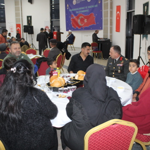 Şehit Aileleri ve Gaziler İçin İftar Programı Düzenlendi - fotoğraf 2