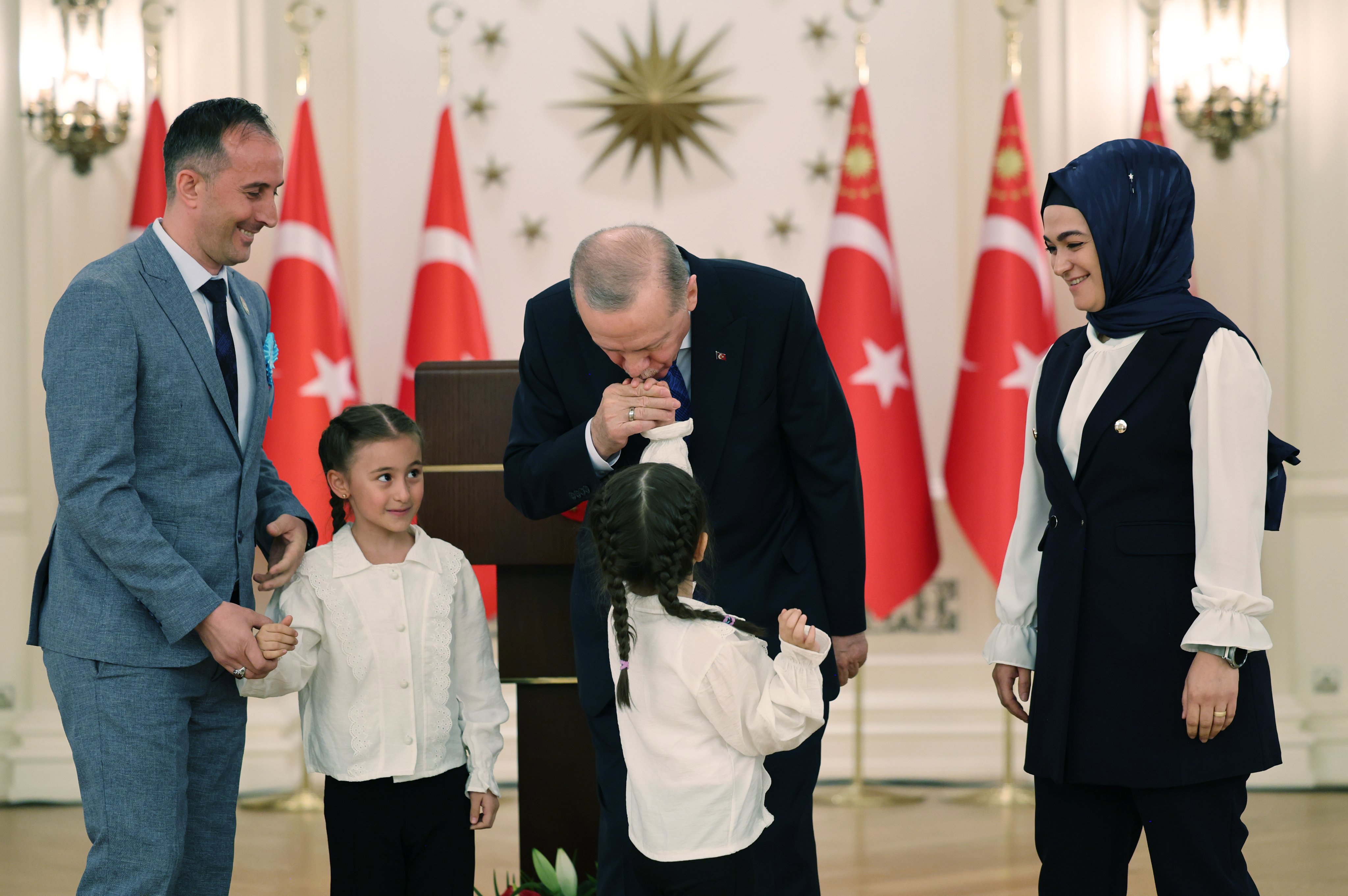 Cumhurbaşkanı Recep Tayyip Erdoğan, Şehit Yakınları ve Gazilere Madalya ve Beratlarını Takdim Etti. - fotoğraf 2