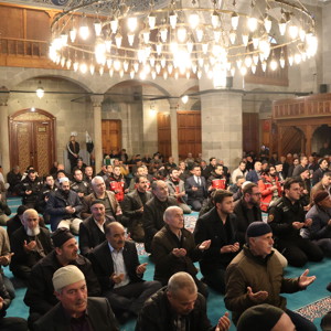 2025 Aile Yılı kapsamında, 18 Mart Çanakkale Zaferi ve Şehitleri Anma Günü Dolayısıyla Lalapaşa Camii'nde Öğle Namazı Sonrası Mevlid-i Şerif Programı - fotoğraf 2