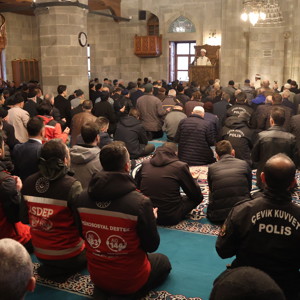 2025 Aile Yılı kapsamında, 18 Mart Çanakkale Zaferi ve Şehitleri Anma Günü Dolayısıyla Lalapaşa Camii'nde Öğle Namazı Sonrası Mevlid-i Şerif Programı - fotoğraf 3