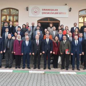 2025 Aile Yılı Kapsamında Bursa’da İl Değerlendirme Toplantısı, Bakan Yardımcımız Sn. Zafer Tarıkdaroğlu Başkanlığında Gerçekleştirildi - fotoğraf 6