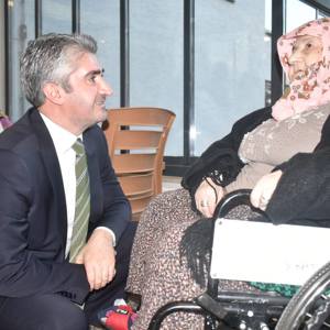 "Biz Büyük Bir Aileyiz": Ramazan Sofrasında ve Huzurevinde Sıcak Buluşma - fotoğraf 3