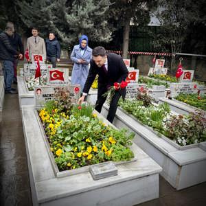 İl Müdürümüz Sn. Ömer TURAN, 18 Mart Çanakkale Zaferinin 110.Yıl dönümü ve Şehitler Günü Anma Törenine katılım sağlamıştır. - fotoğraf 4
