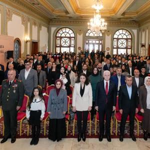 İl Müdürümüz Sn. Ömer TURAN, Valimiz Sn. Davut Gül 'ün, 18 Mart münasebetiyle; Cumhurbaşkanımız ’ın tevcihiyle, “Devlet Övünç Madalyası ve Berâtlarını” takdim törenine katılmıştır. - fotoğraf 1