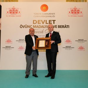 İl Müdürümüz Sn. Ömer TURAN, Valimiz Sn. Davut Gül 'ün, 18 Mart münasebetiyle; Cumhurbaşkanımız ’ın tevcihiyle, “Devlet Övünç Madalyası ve Berâtlarını” takdim törenine katılmıştır. - fotoğraf 5