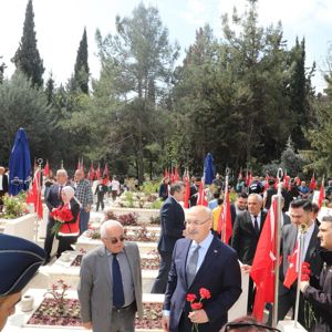 18 MART ÇANAKKALE ZAFERİ VE ŞEHİTLERİ ANMA GÜNÜ ETKİNLİĞİ KAPSAMINDA DÜZENLENEN TÖRENLER - fotoğraf 8
