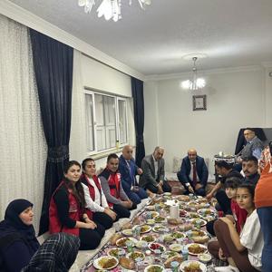 4-5 Kuşak Bir Arada, İftar Sofrasında - fotoğraf 1