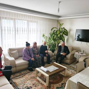 İl Müdürümüz Faruk Uysal, 2025 Aile Yılı ve Ramazan Ayı vesilesiyle Gürsu ilçesinde ziyaretler gerçekleştirdi - fotoğraf 4
